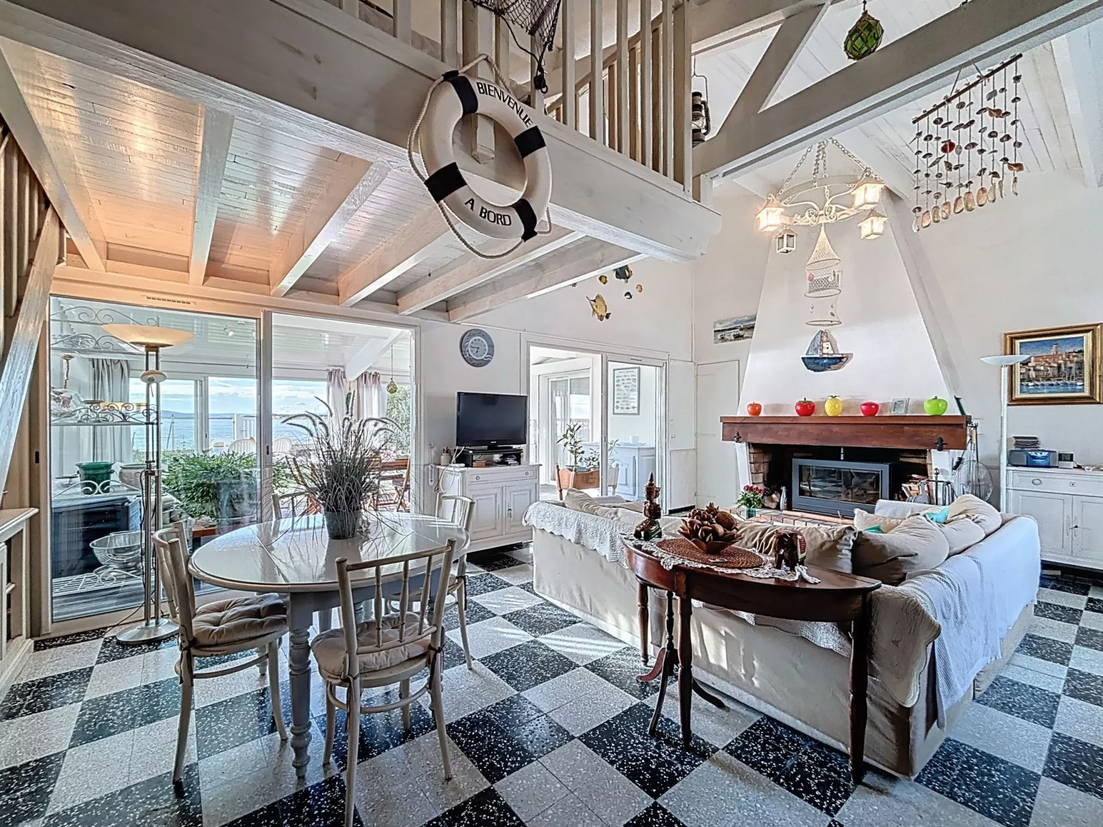 Les cabanes de Pérols-Binnen