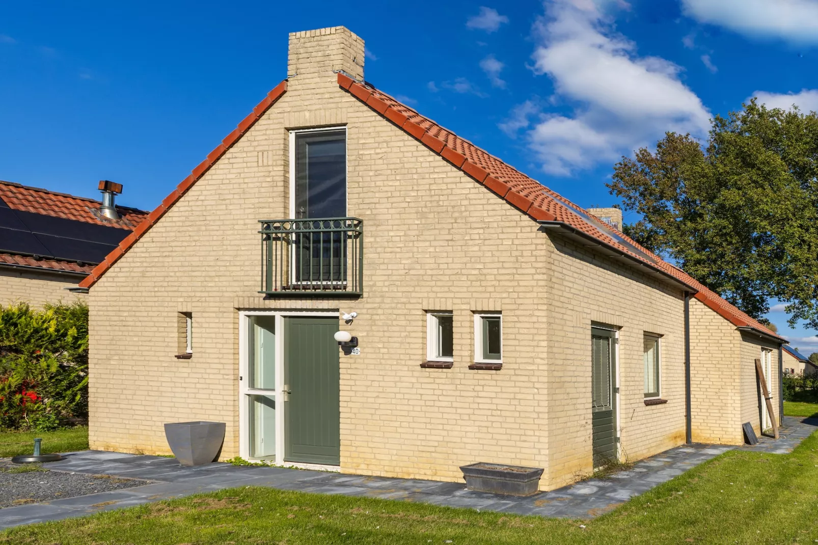 6 - Persons Forest Bungalow (copy) - Buitenkant zomer
