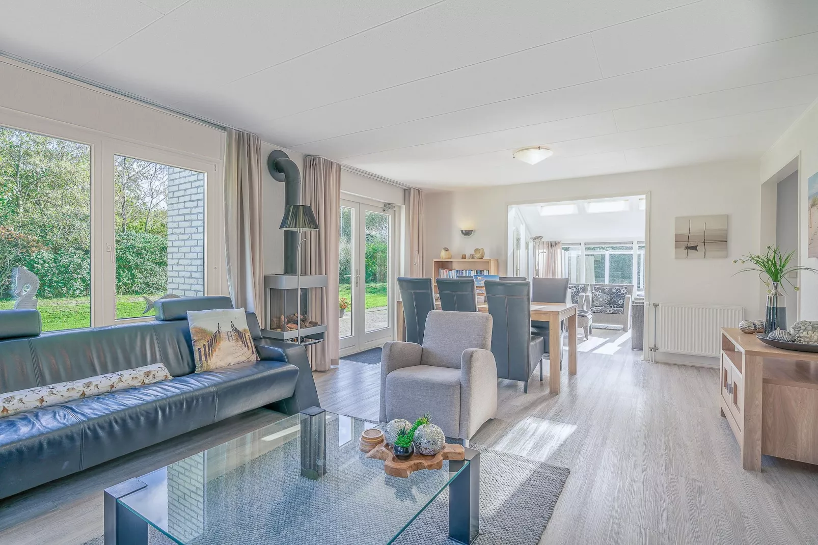 Kamperfoelie 83-Woonkamer