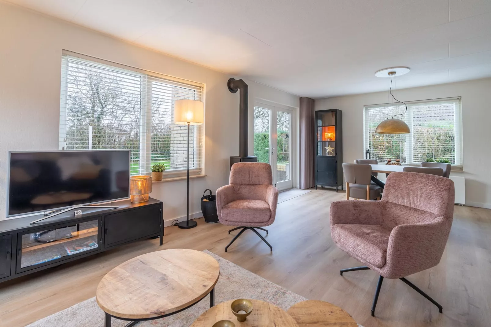 Kamperfoelie 33-Woonkamer