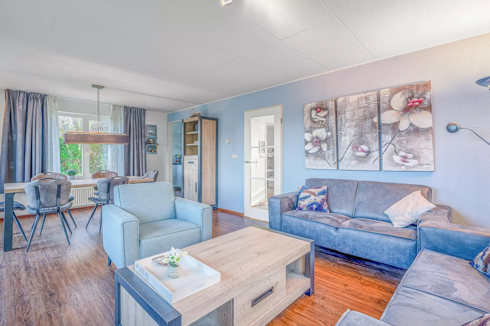 Kamperfoelie 51-Woonkamer