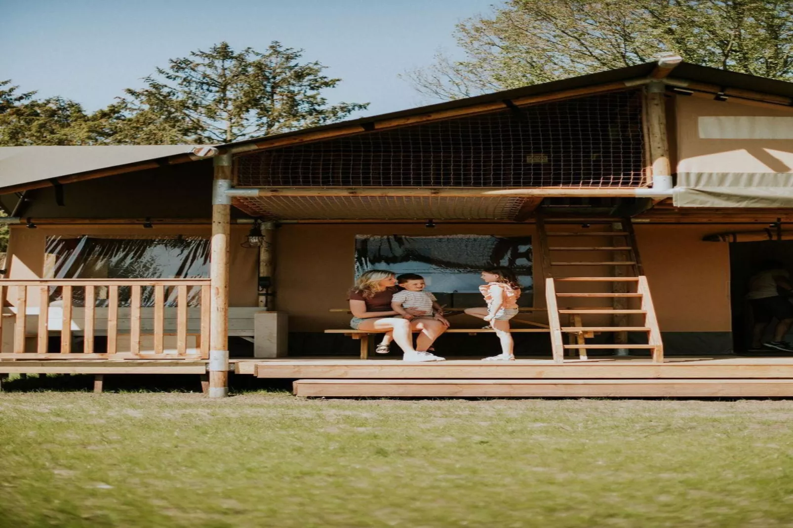 Ranger lodge | 6 persoons-Buitenkant zomer