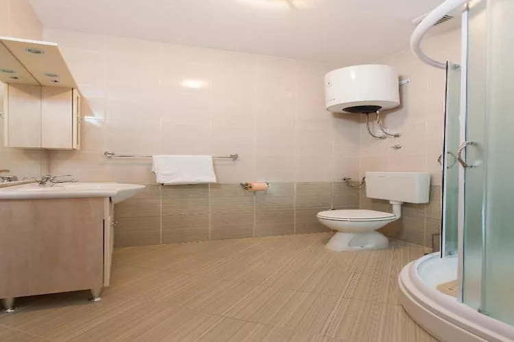 Summerheaven Apartments - Standard Studio Apartment with Balcony and Sea View A1-Badkamer