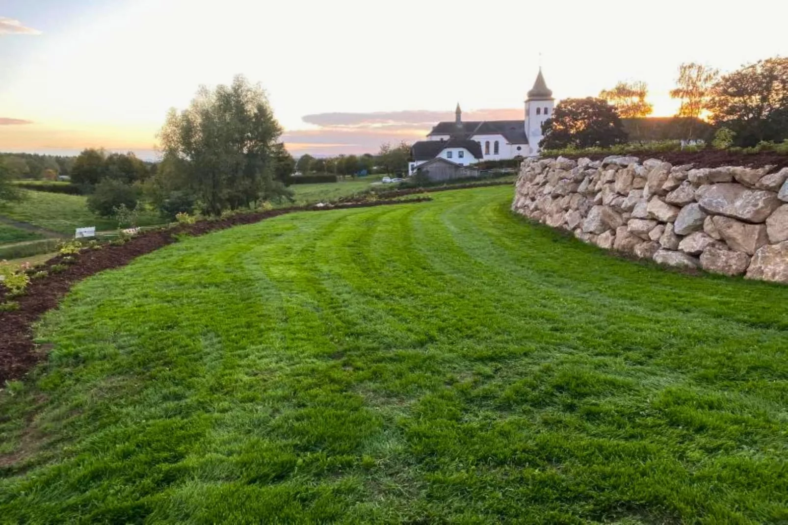 Eifel-Finca mit Whirlpool und Gartenlounge-Tuinen zomer