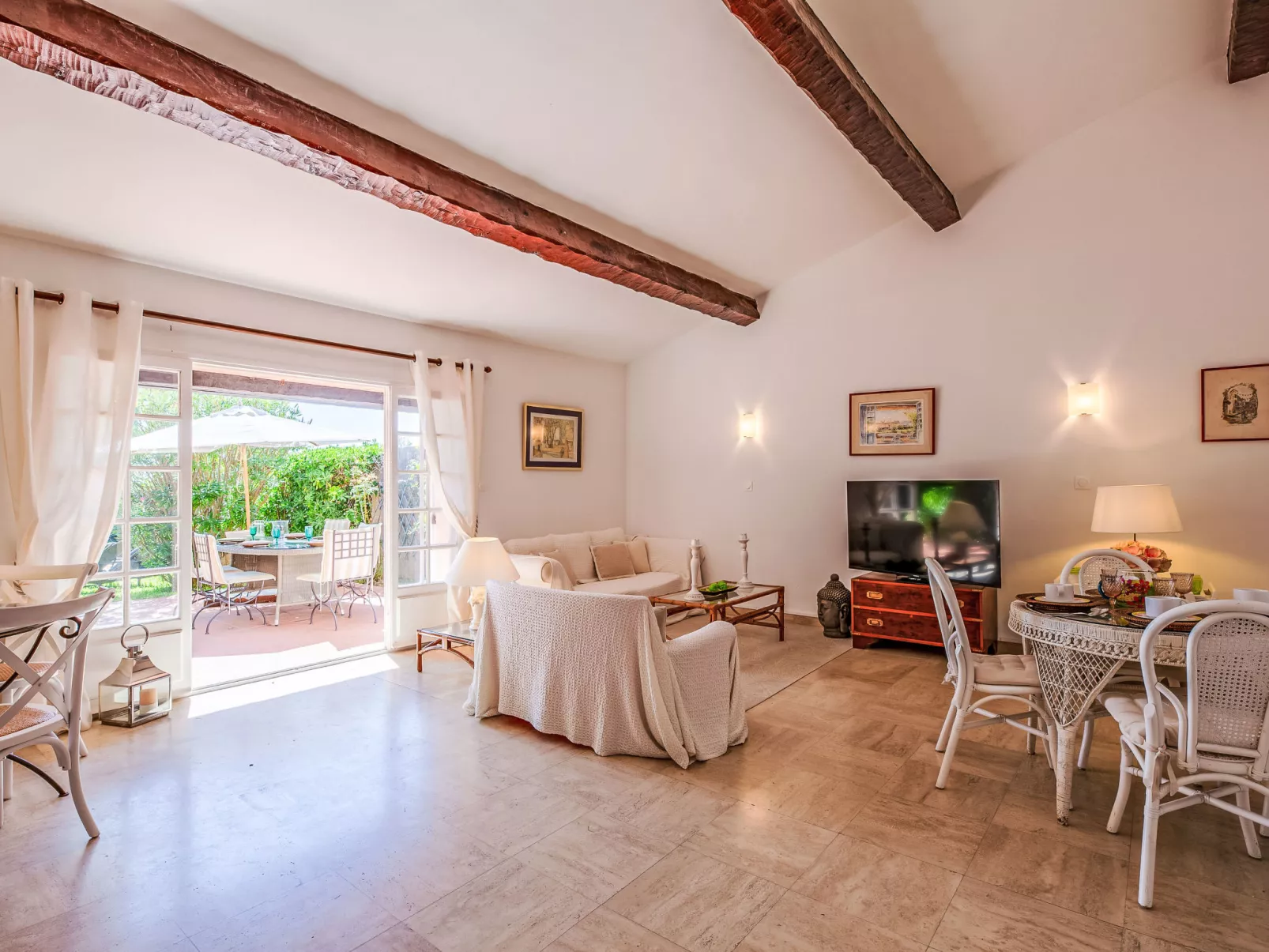 El Cantarello-Binnen