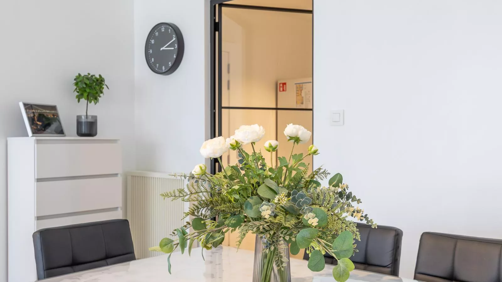 Providence - 0401-Woonkamer