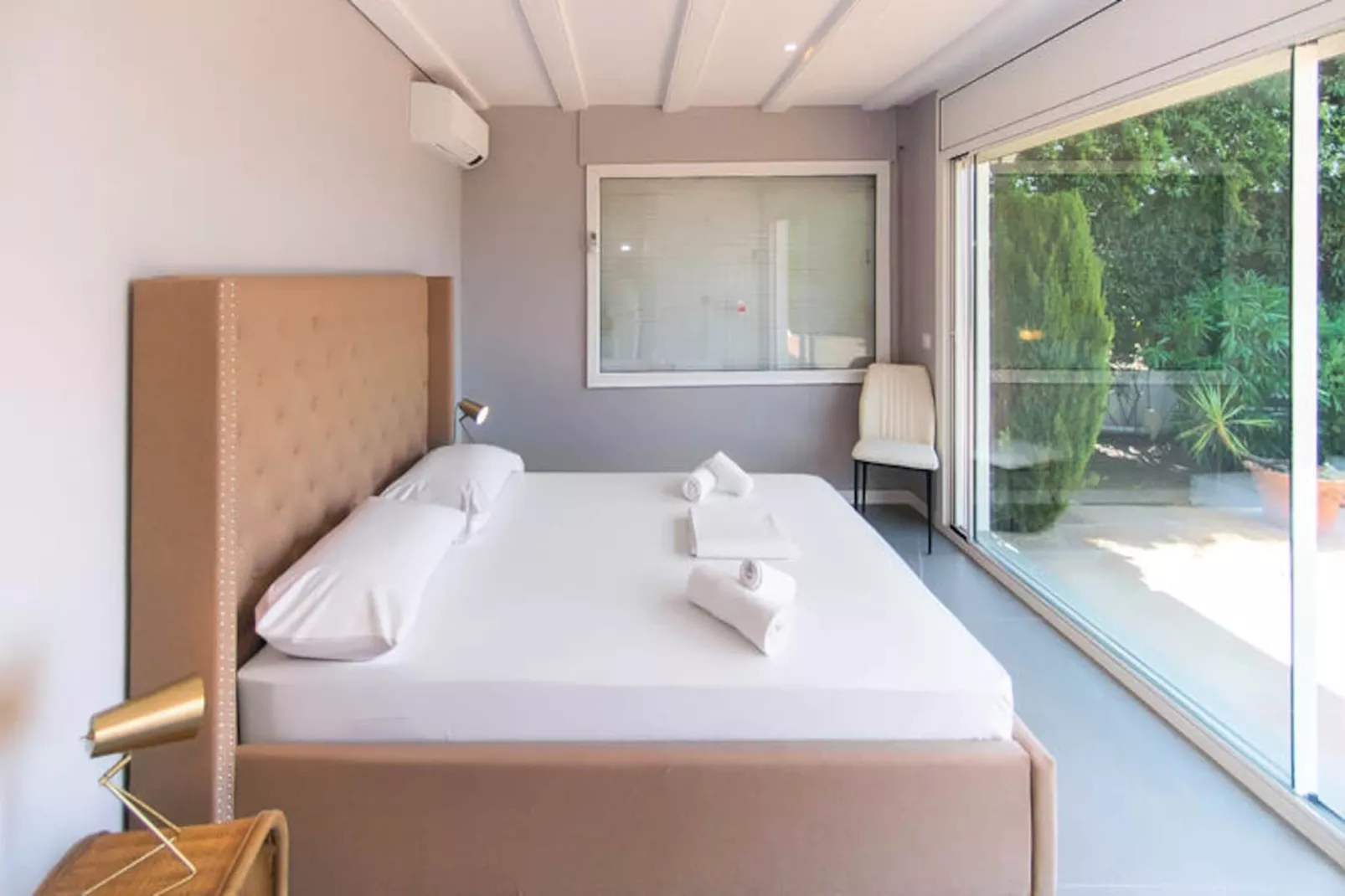 Maison à Roses-Niet-getagd