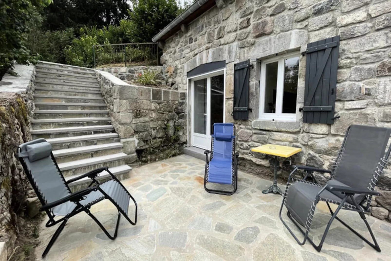 Maison à Laveissiere-Niet-getagd