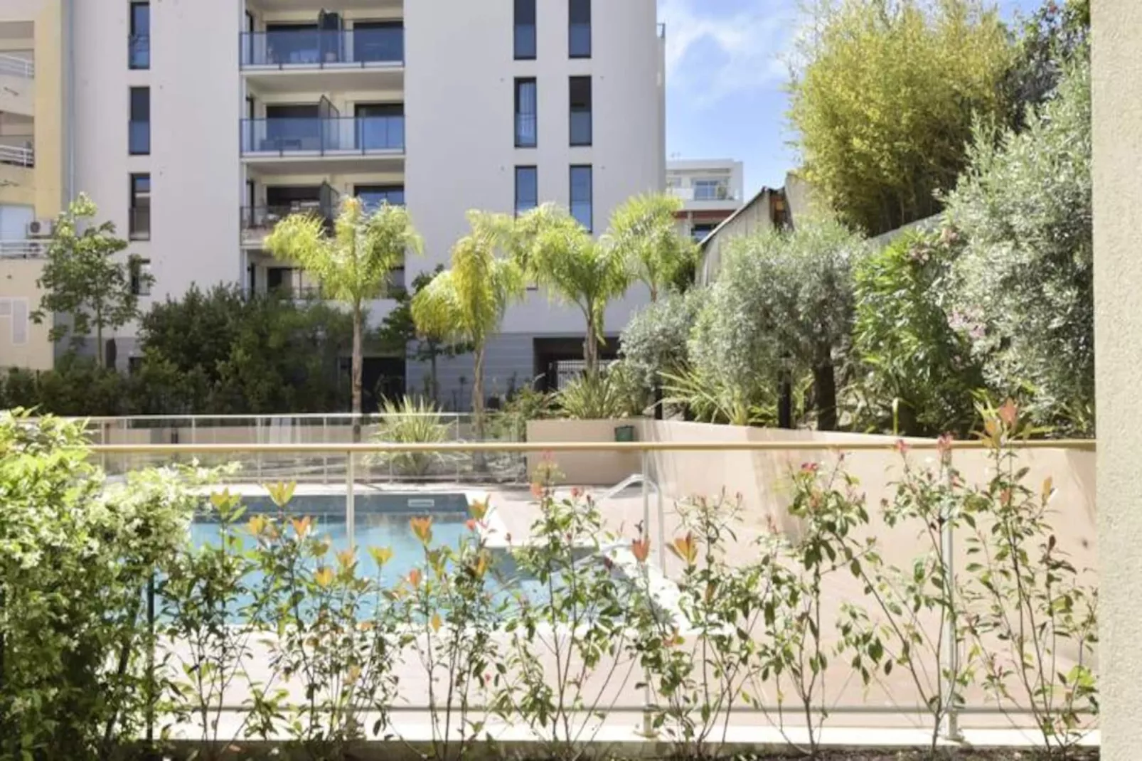 Résidence Rez-de-jardin Palm Beach, Piscine, Plages à Pied-Niet-getagd