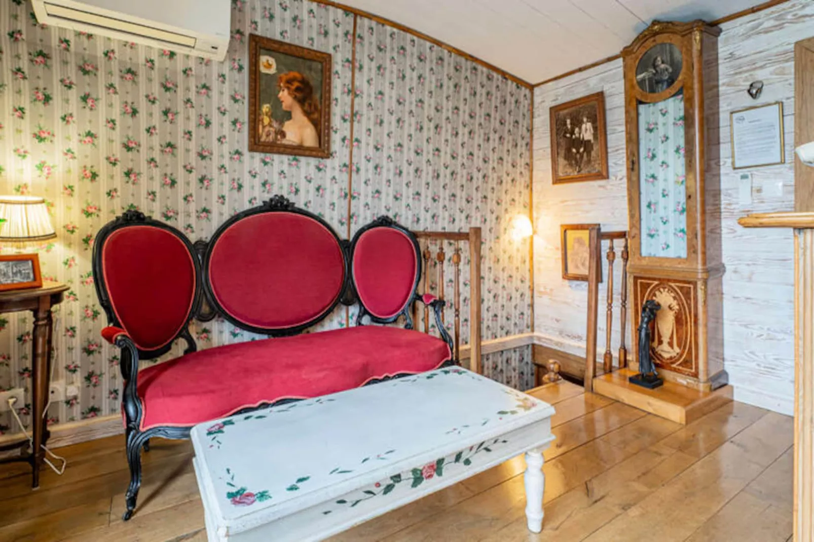 Adorable Suite Sur La Péniche Petite Annick-Niet-getagd