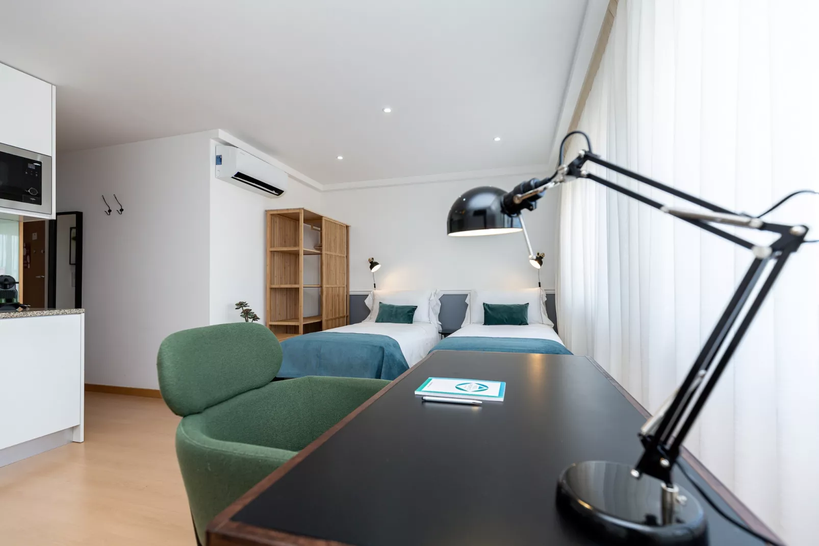 Feel Corporate Housing Marquês VI-Woonkamer