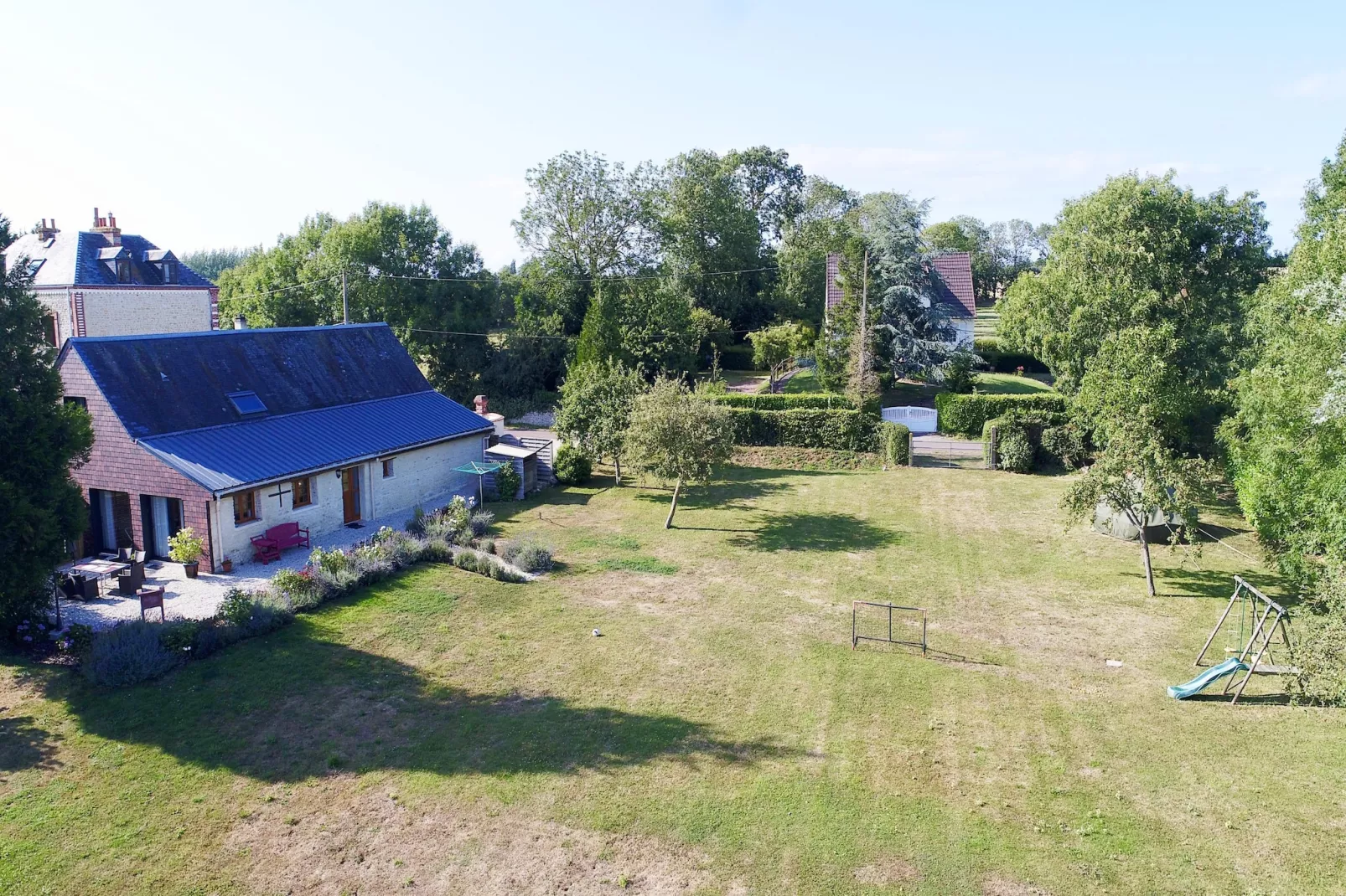 Gite Le Jonquet-Buitenkant zomer