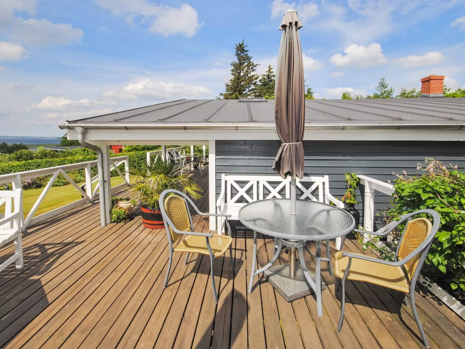 "Annabeth" - 300m to the fjord-Buiten