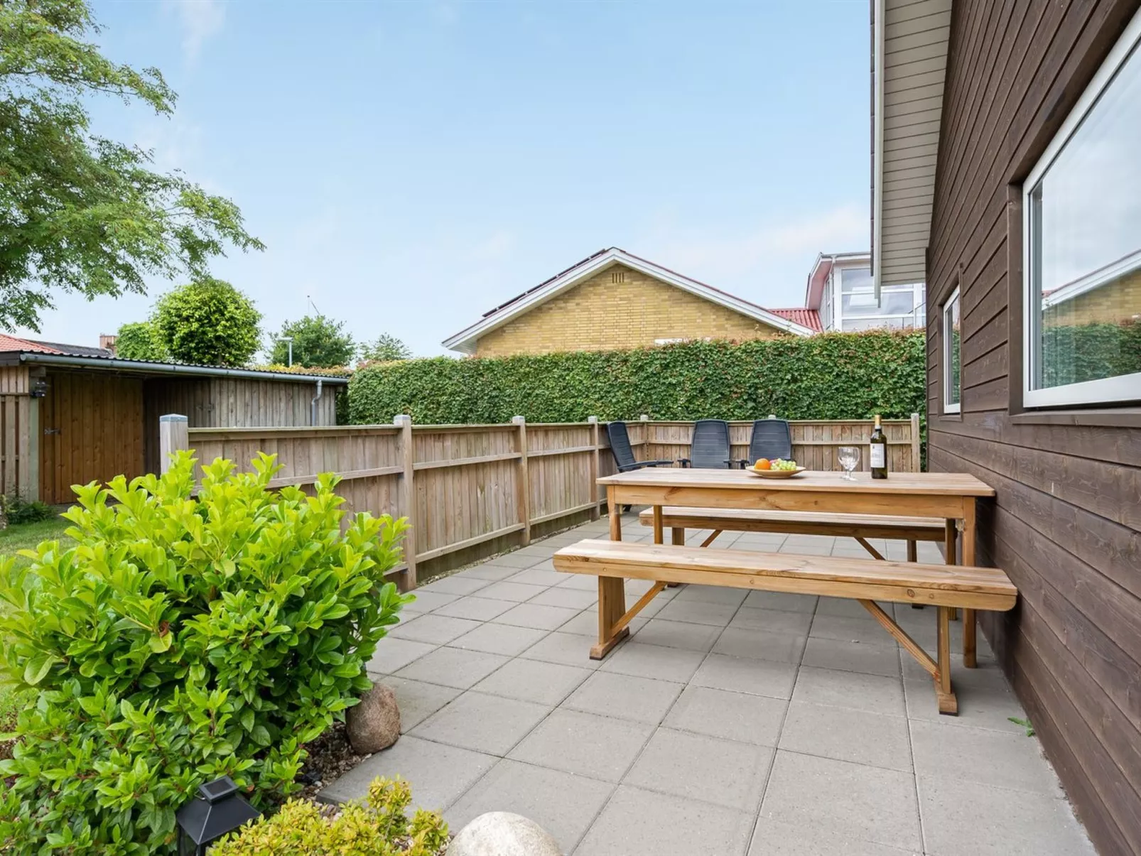 "Regni" - 300m to the fjord-Buiten