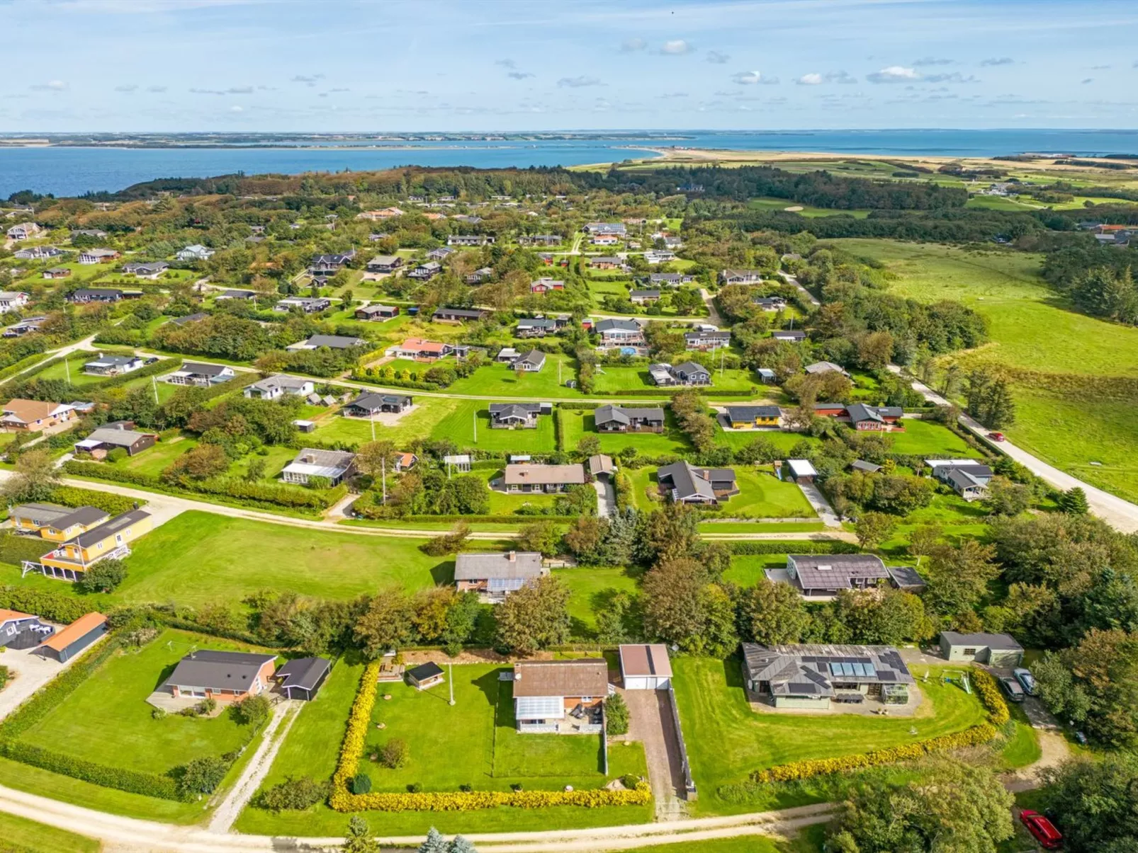 "Tuki" - 700m to the fjord-Buiten