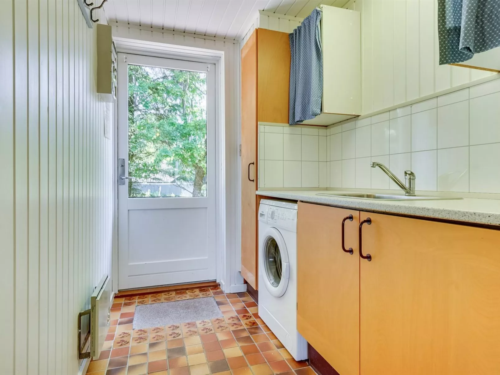 "Elinbjörn" - 1km from the sea-Binnen