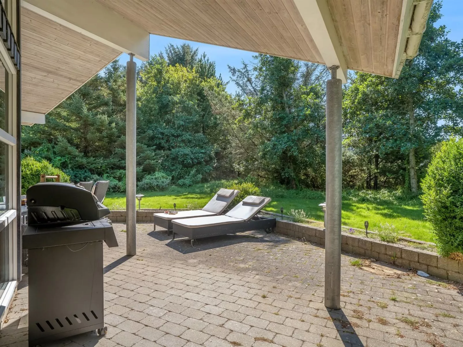 "Bina" - 1.9km from the sea-Buiten