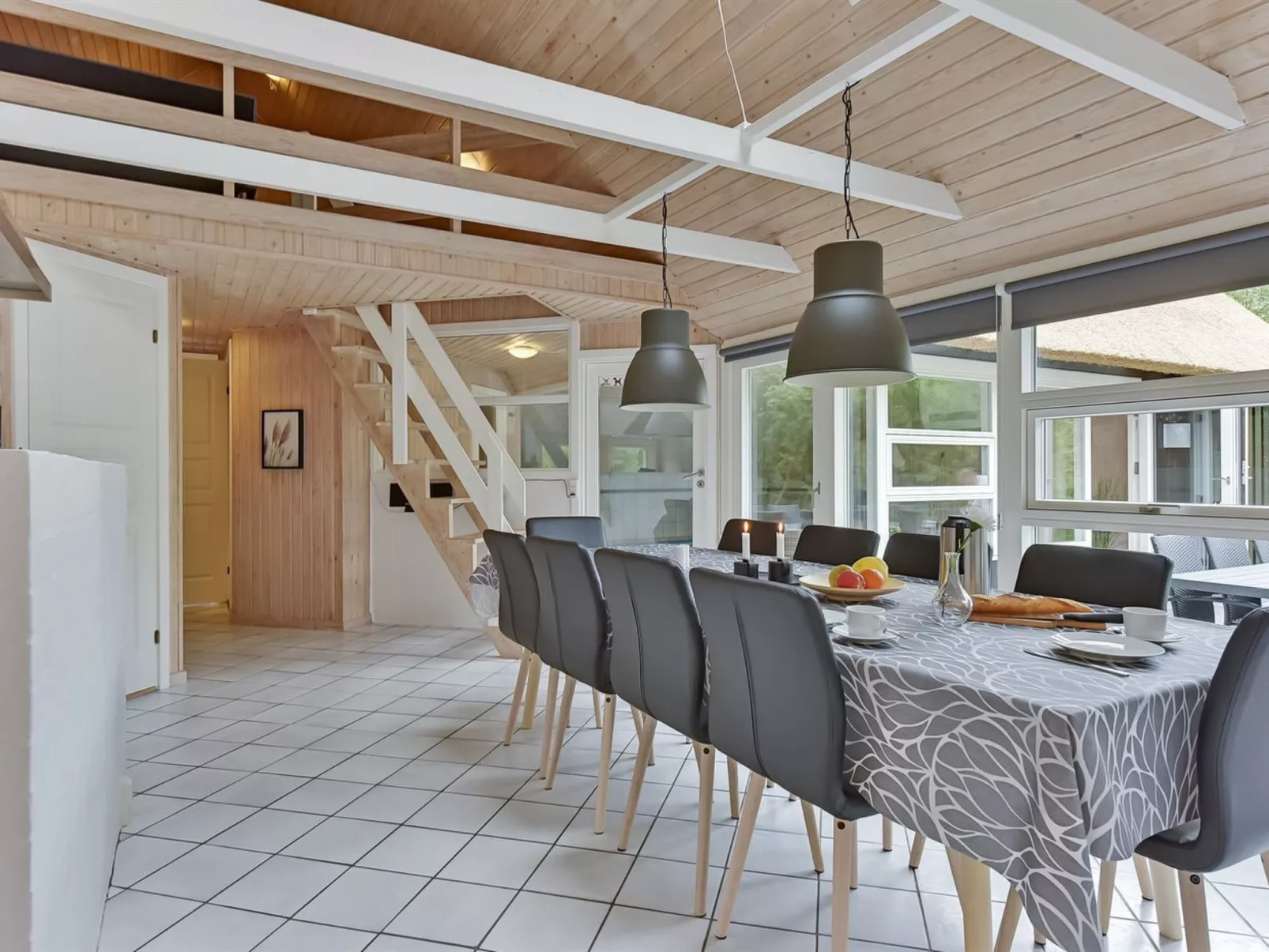 "Ellanor" - 1km from the sea-Binnen