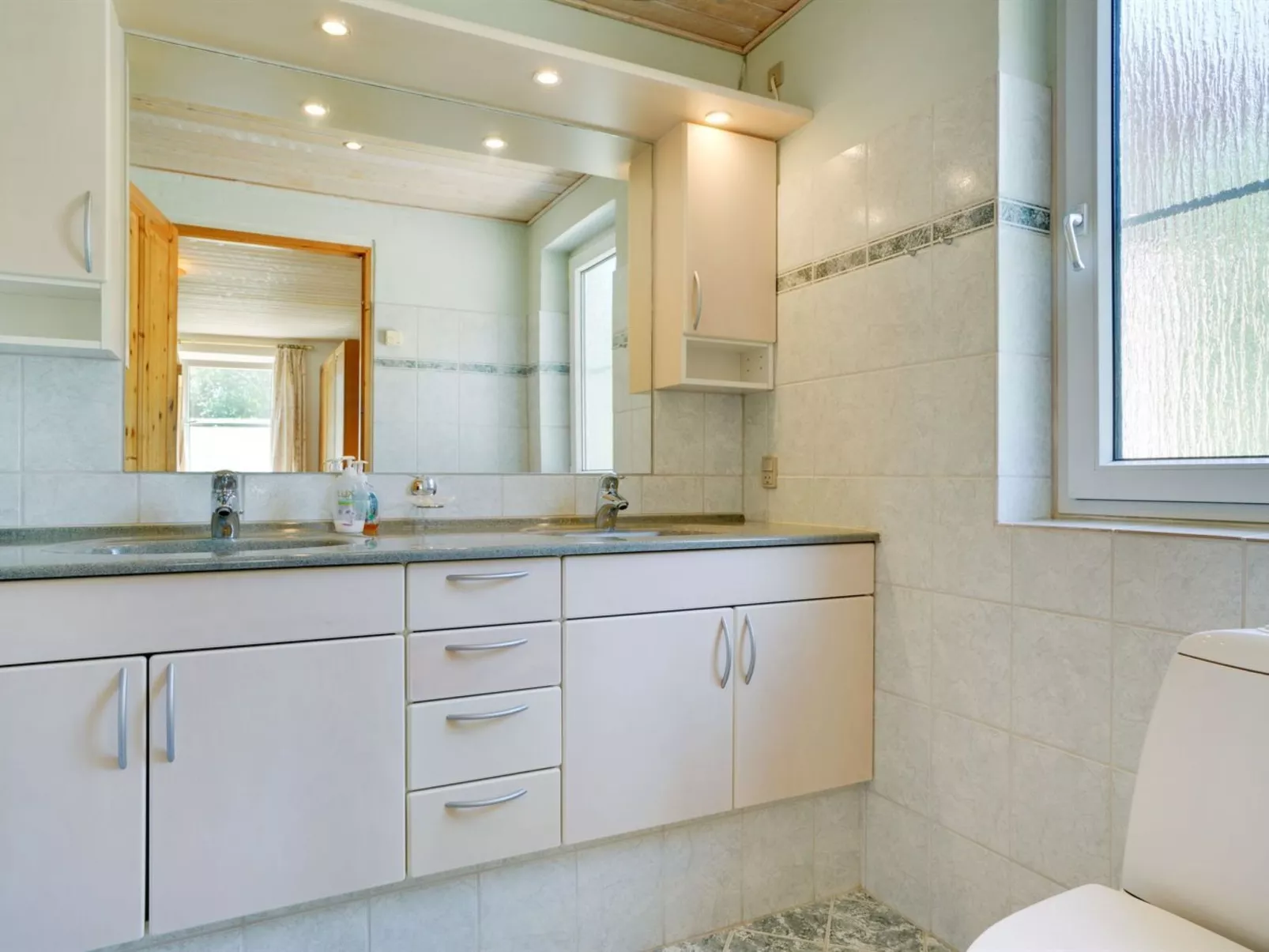 "Arletty" - 1km from the sea-Binnen