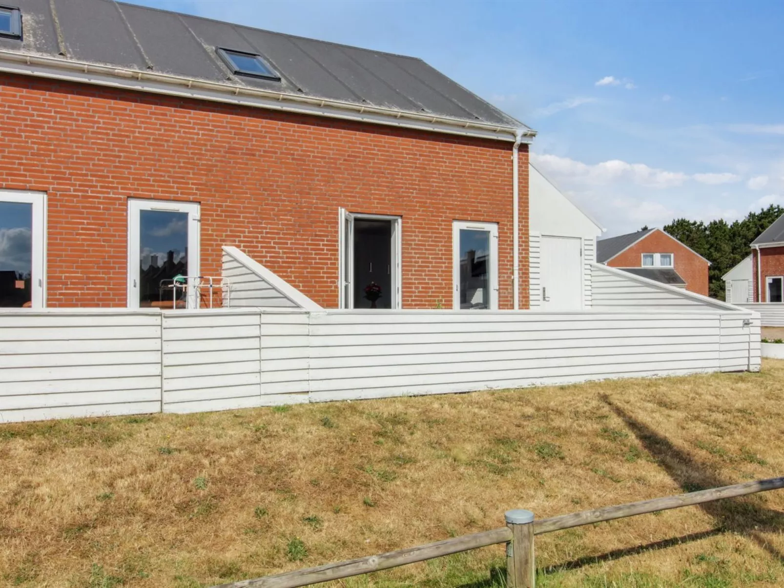 "Asved" - 2.3km from the sea-Buiten