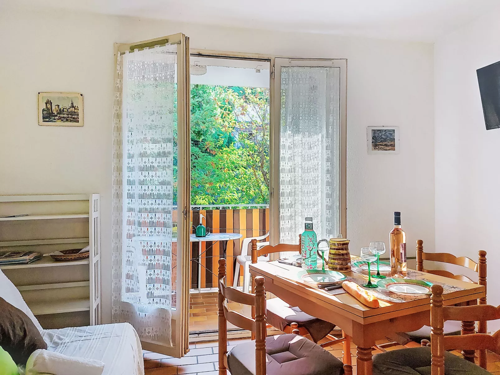 Les Aigues Marines-Binnen