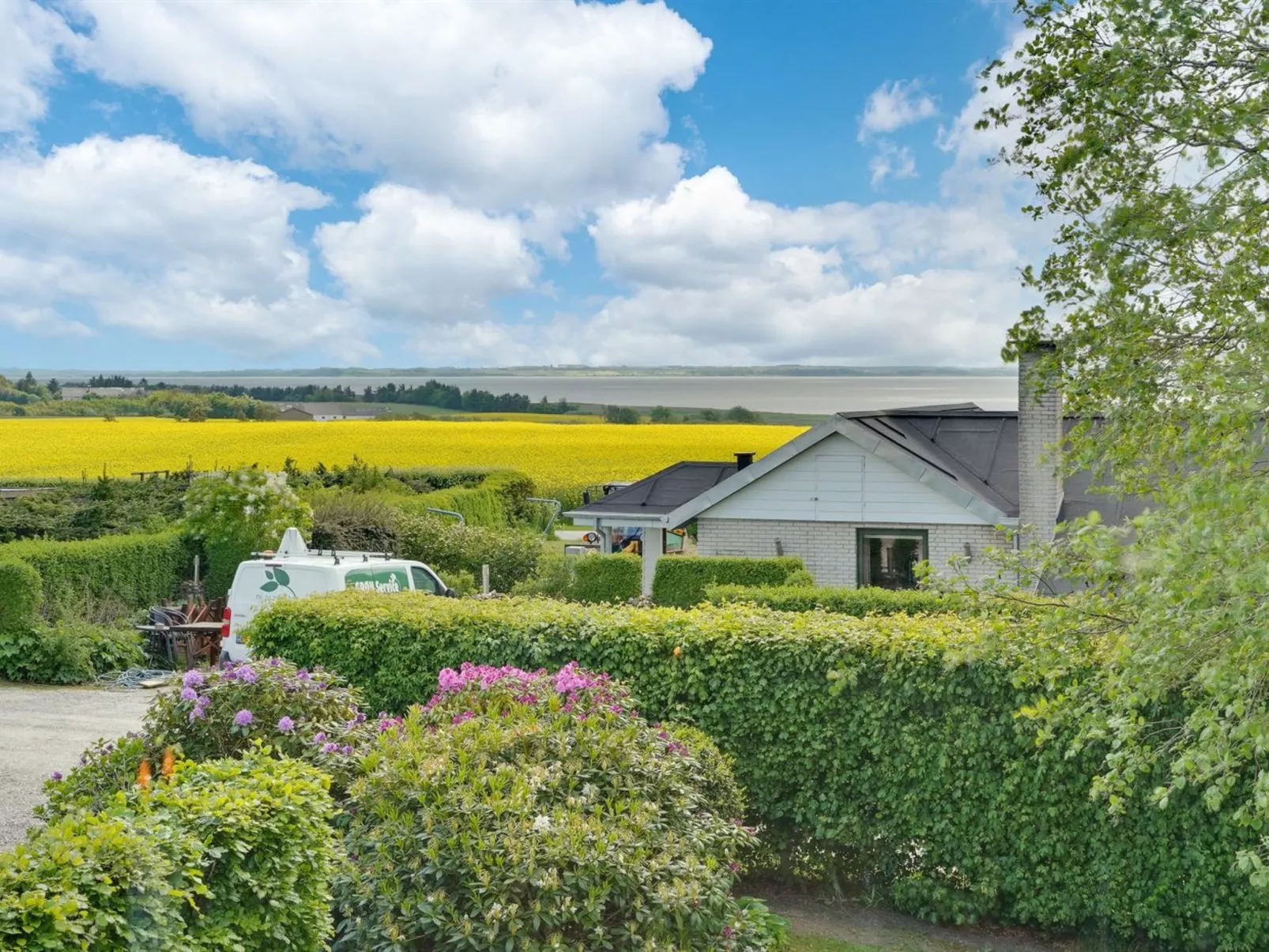 "Tamer" - 500m to the fjord-Buiten