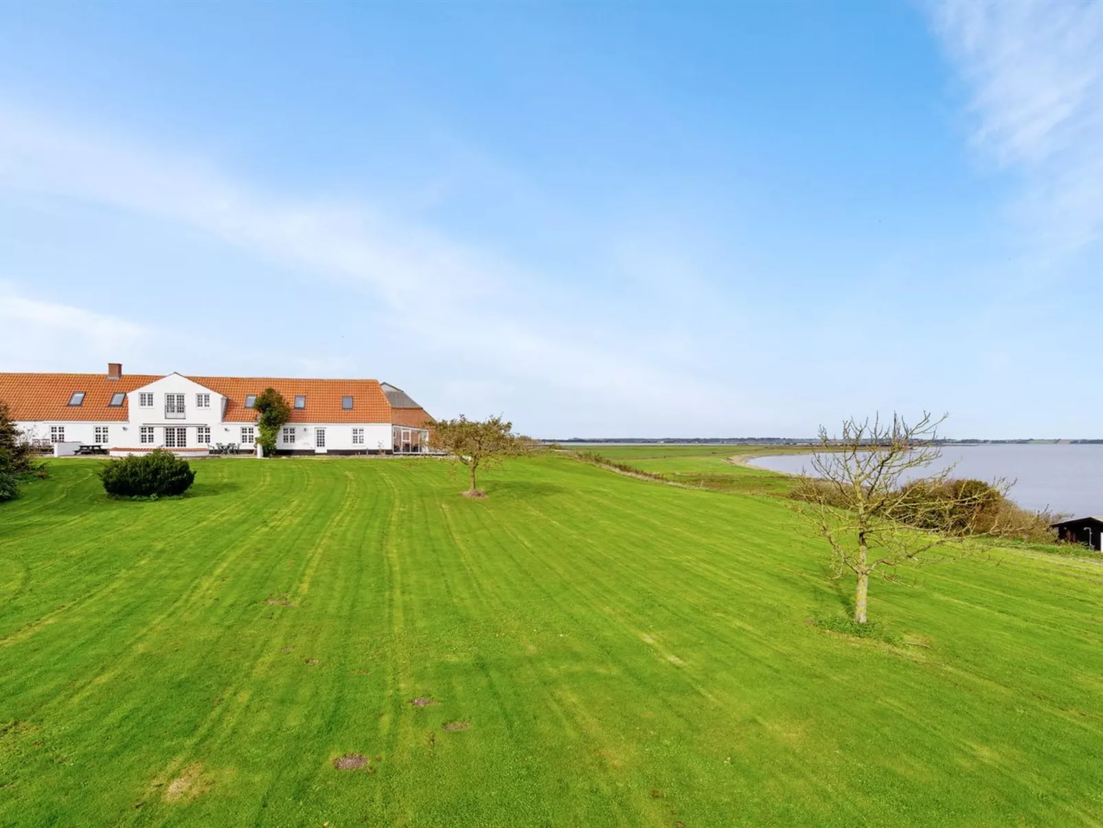 "Thorge" - 75m to the fjord-Buiten