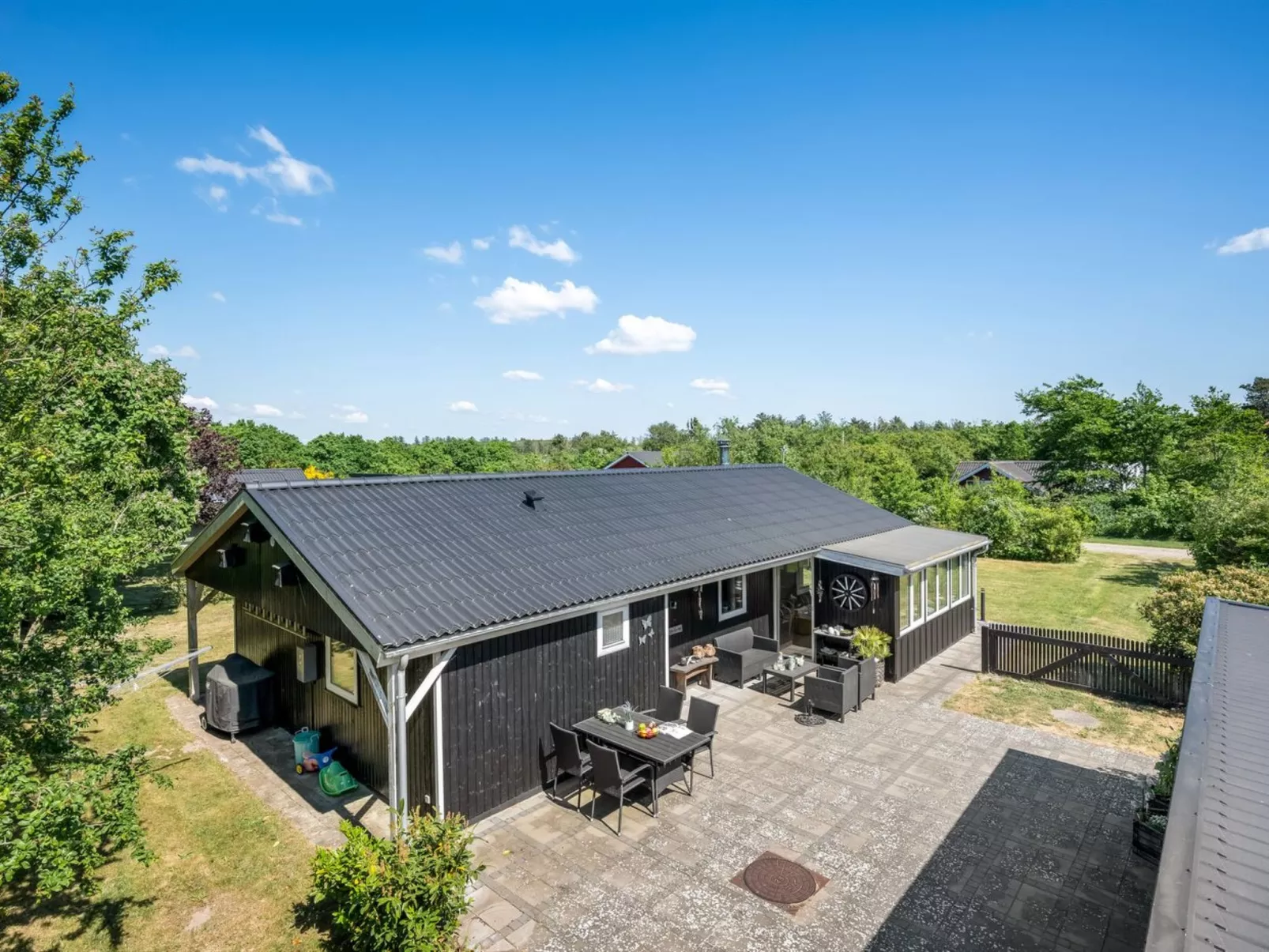 "Sebine" - 400m to the fjord-Buiten