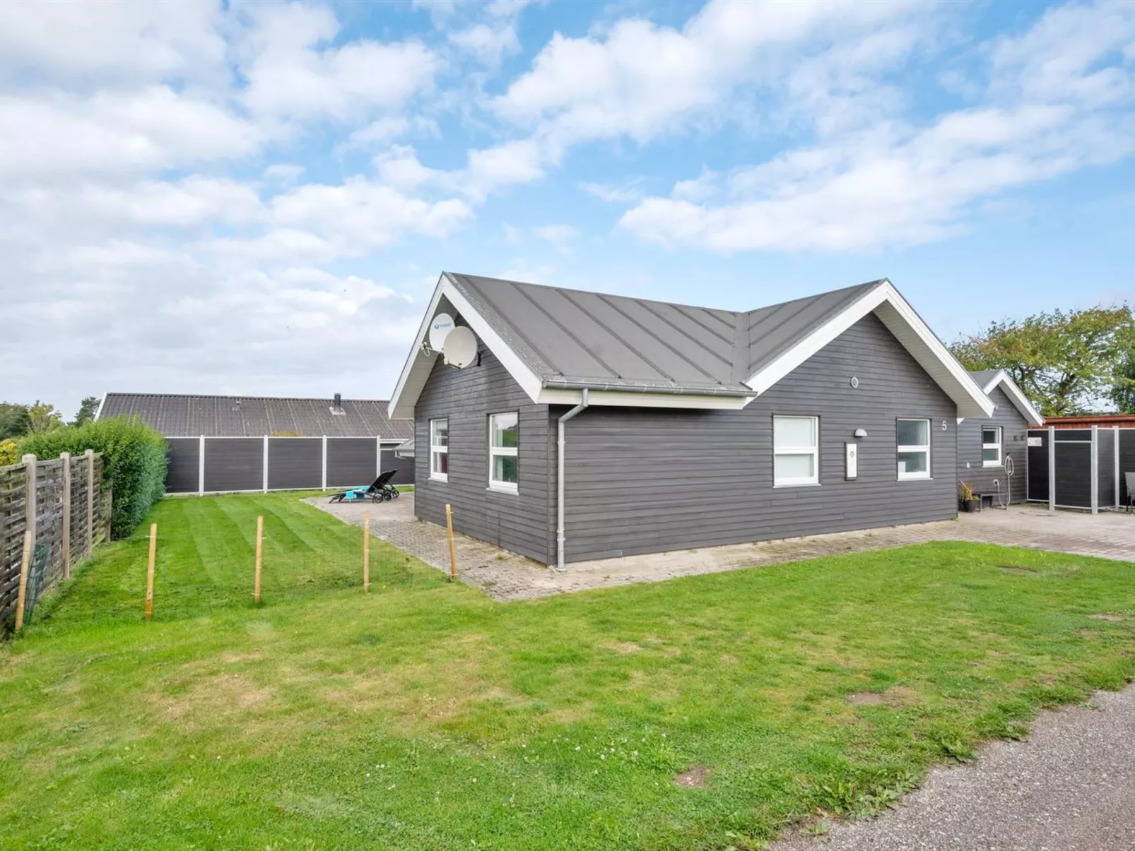 "Thorwith" - 150m from the sea-Buiten