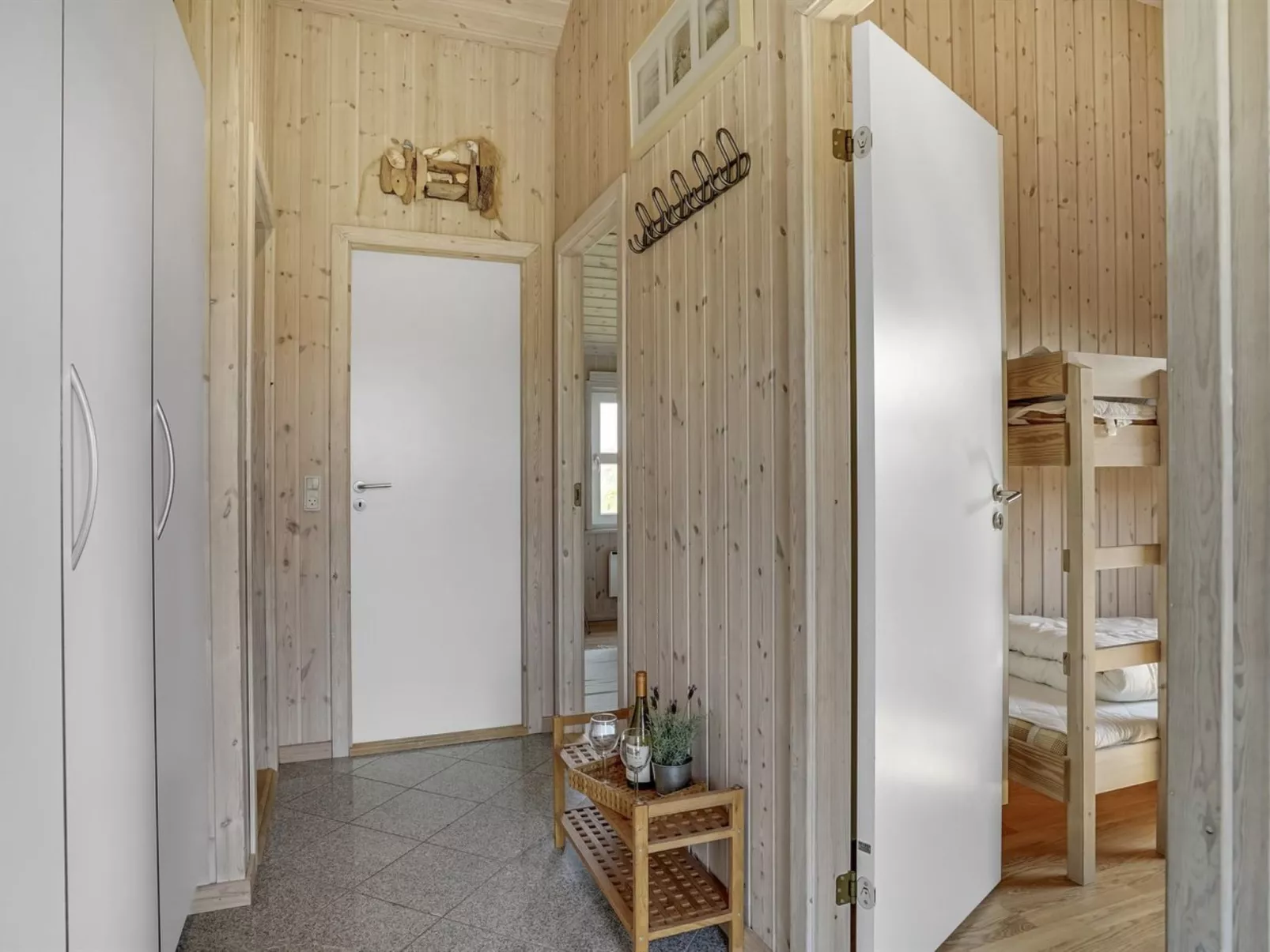 "Emppu" - 400m from the sea-Binnen