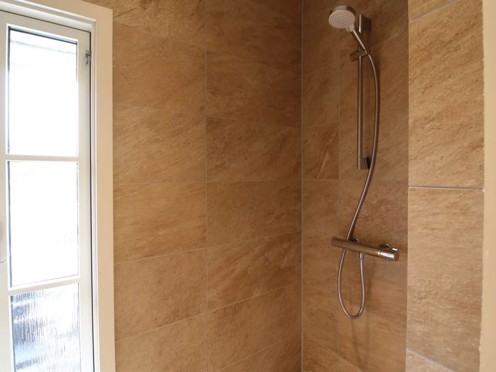 "Annlouise" - 300m from the sea-Binnen