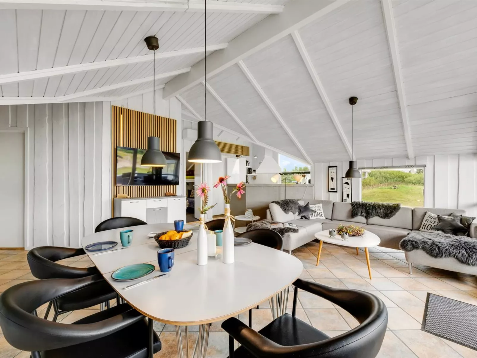 "Cyrill" - 250m to the fjord-Binnen