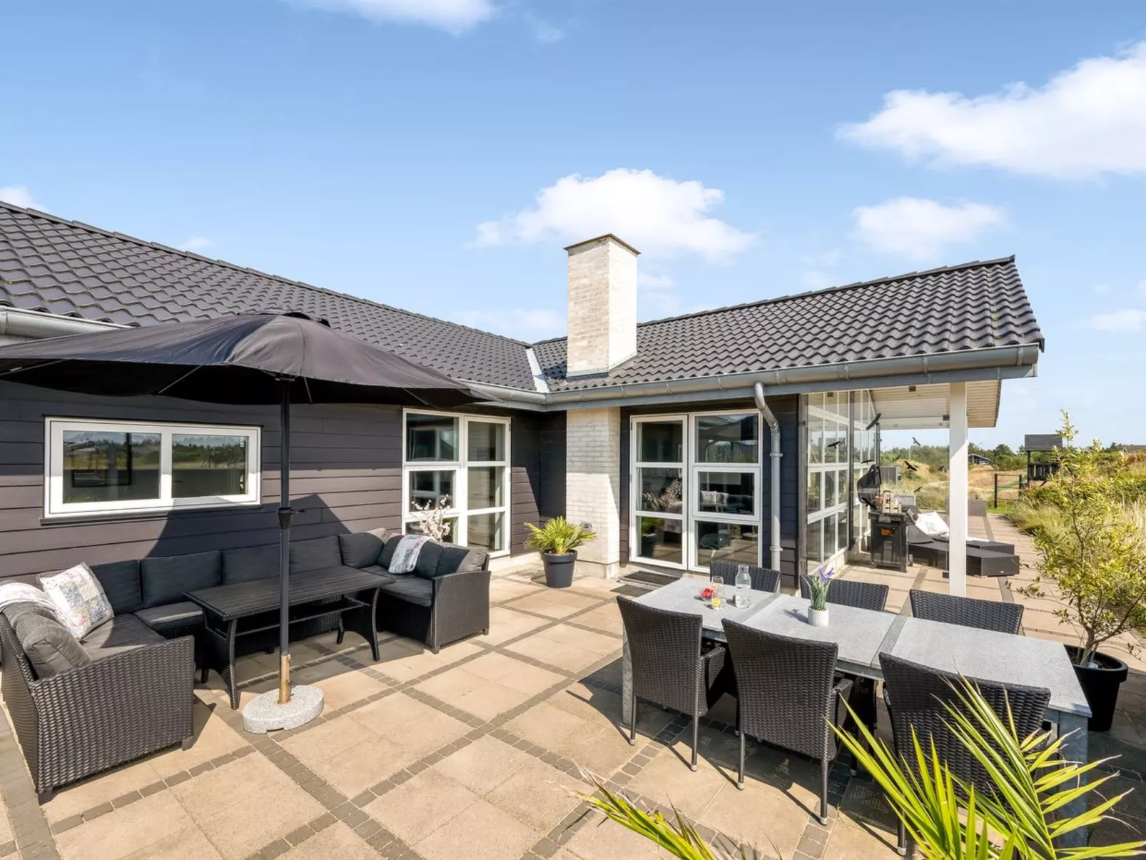 "Ennie" -  from the sea-Buiten