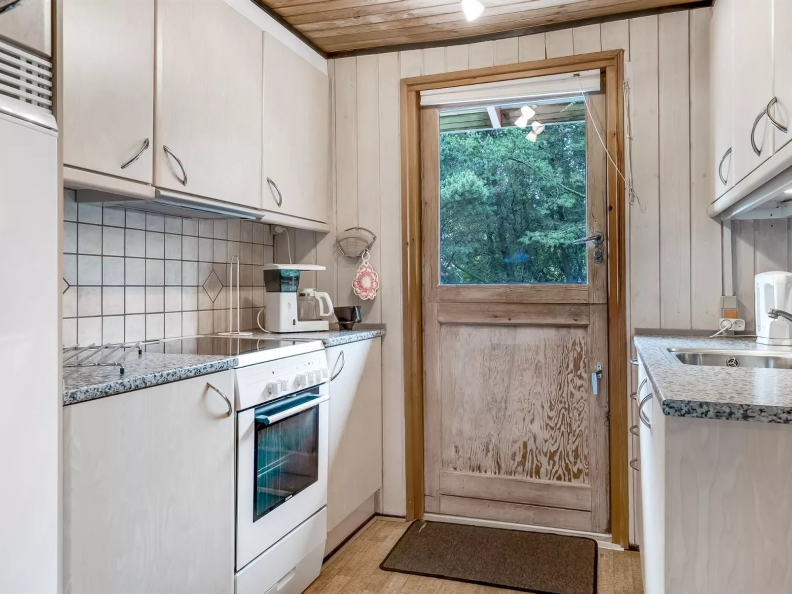 "Falki" - 2.5km from the sea-Binnen