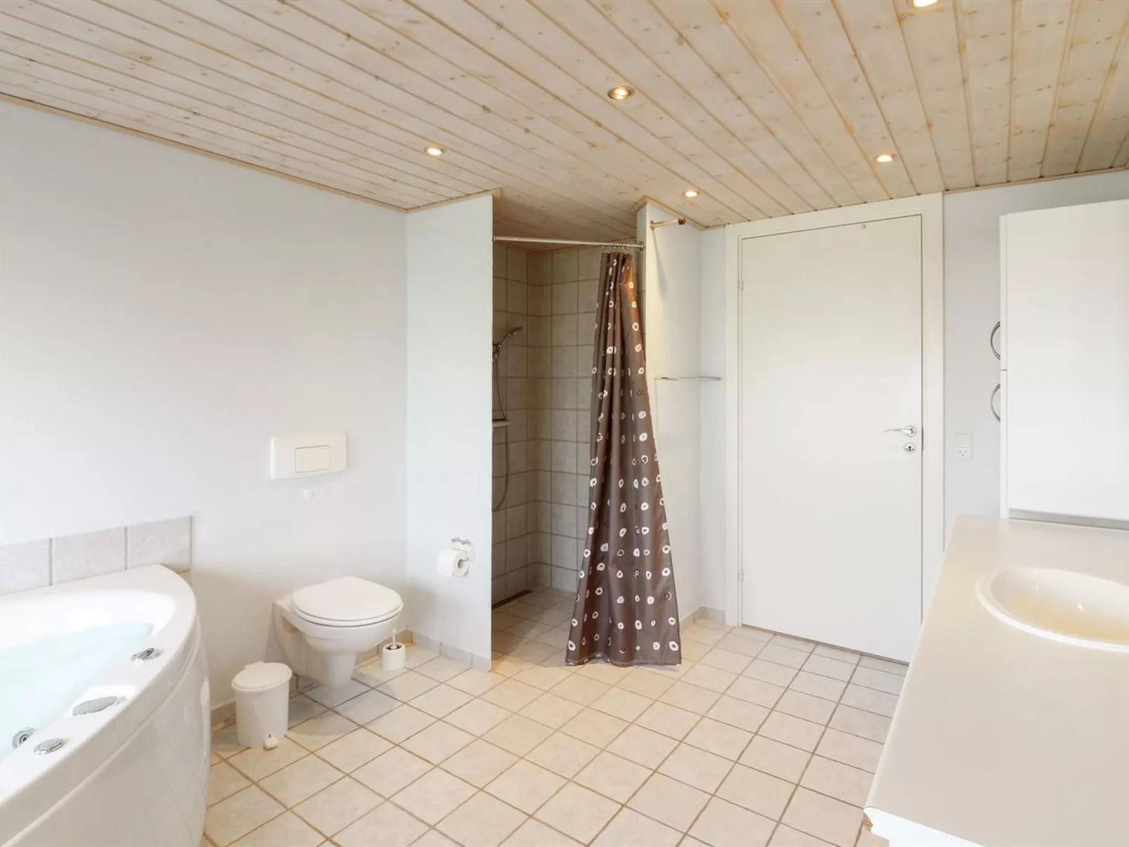 "Emma" - 976m from the sea-Binnen