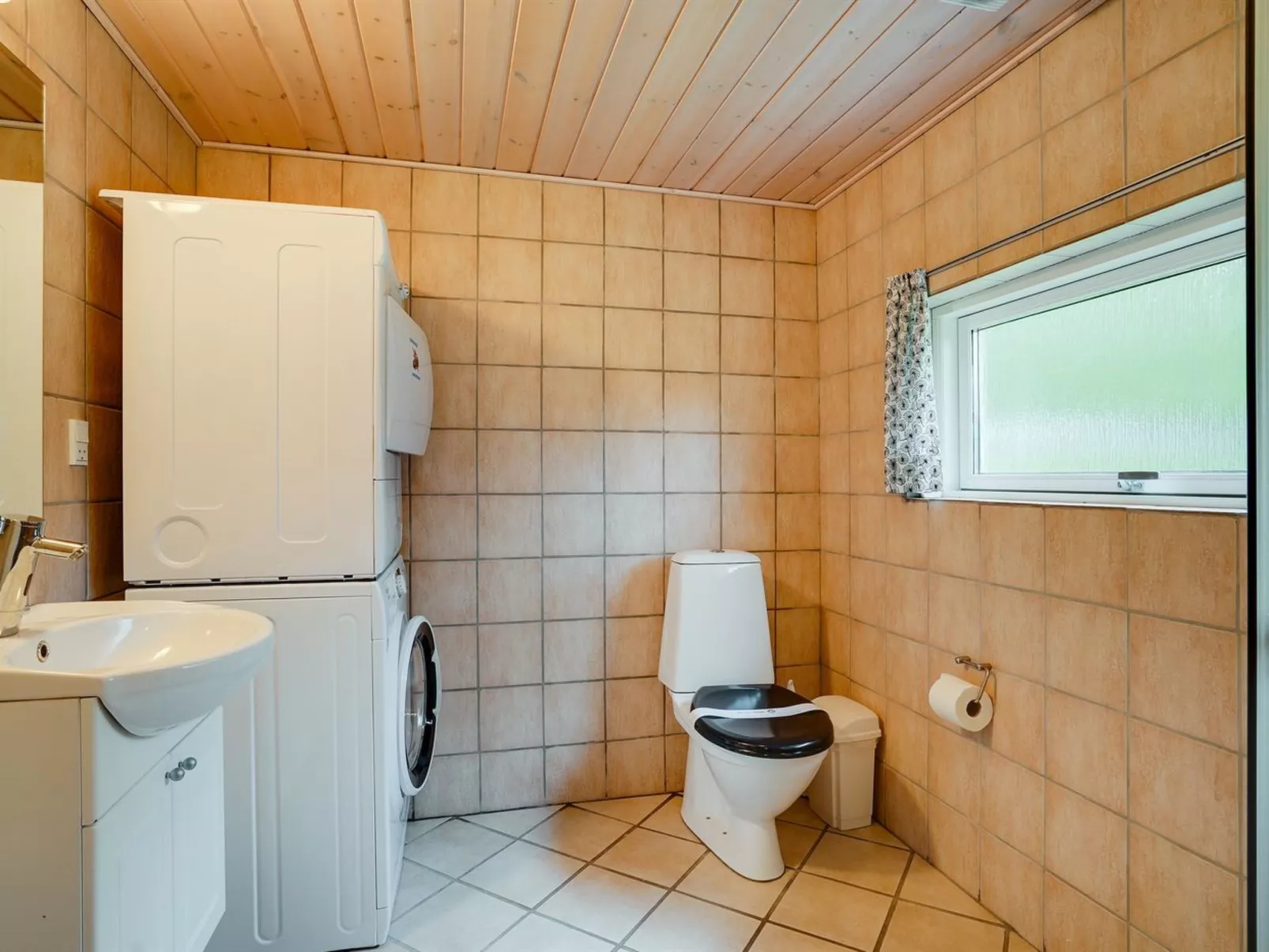 "Hermand" - 700m from the sea-Binnen