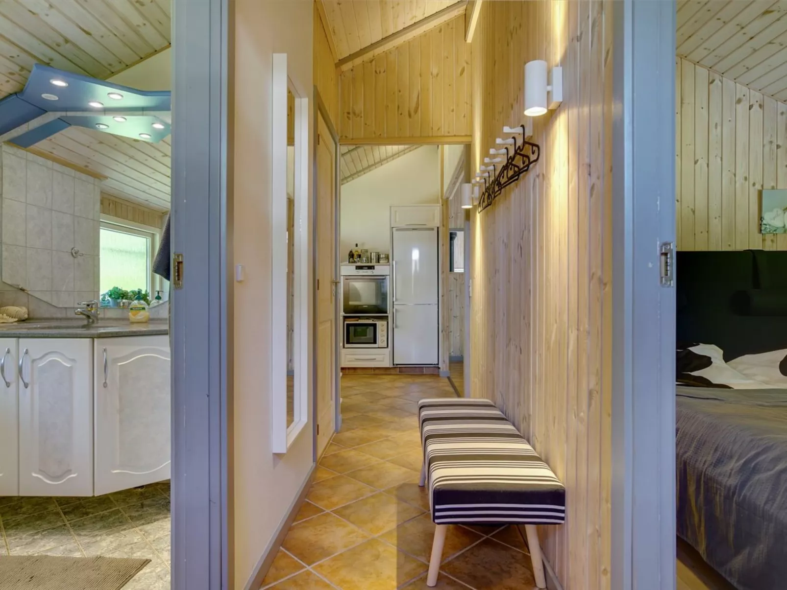 "Sida" - 600m from the sea-Binnen