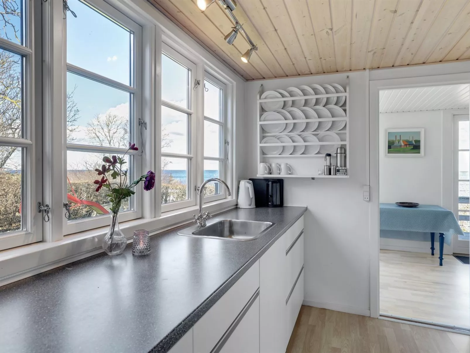 "Fabine" - 50m from the sea-Binnen