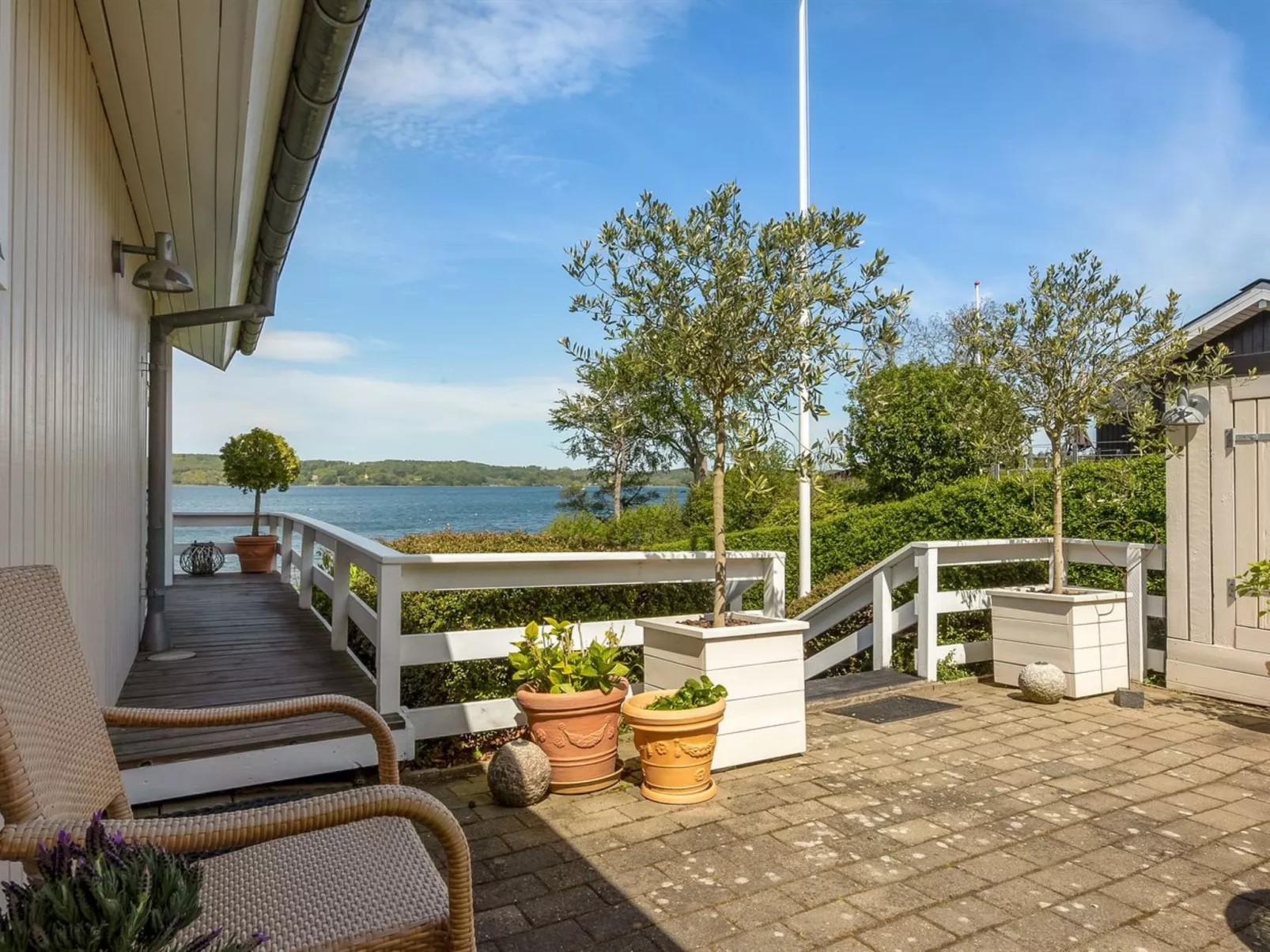 "Tini" - 50m to the fjord-Buiten