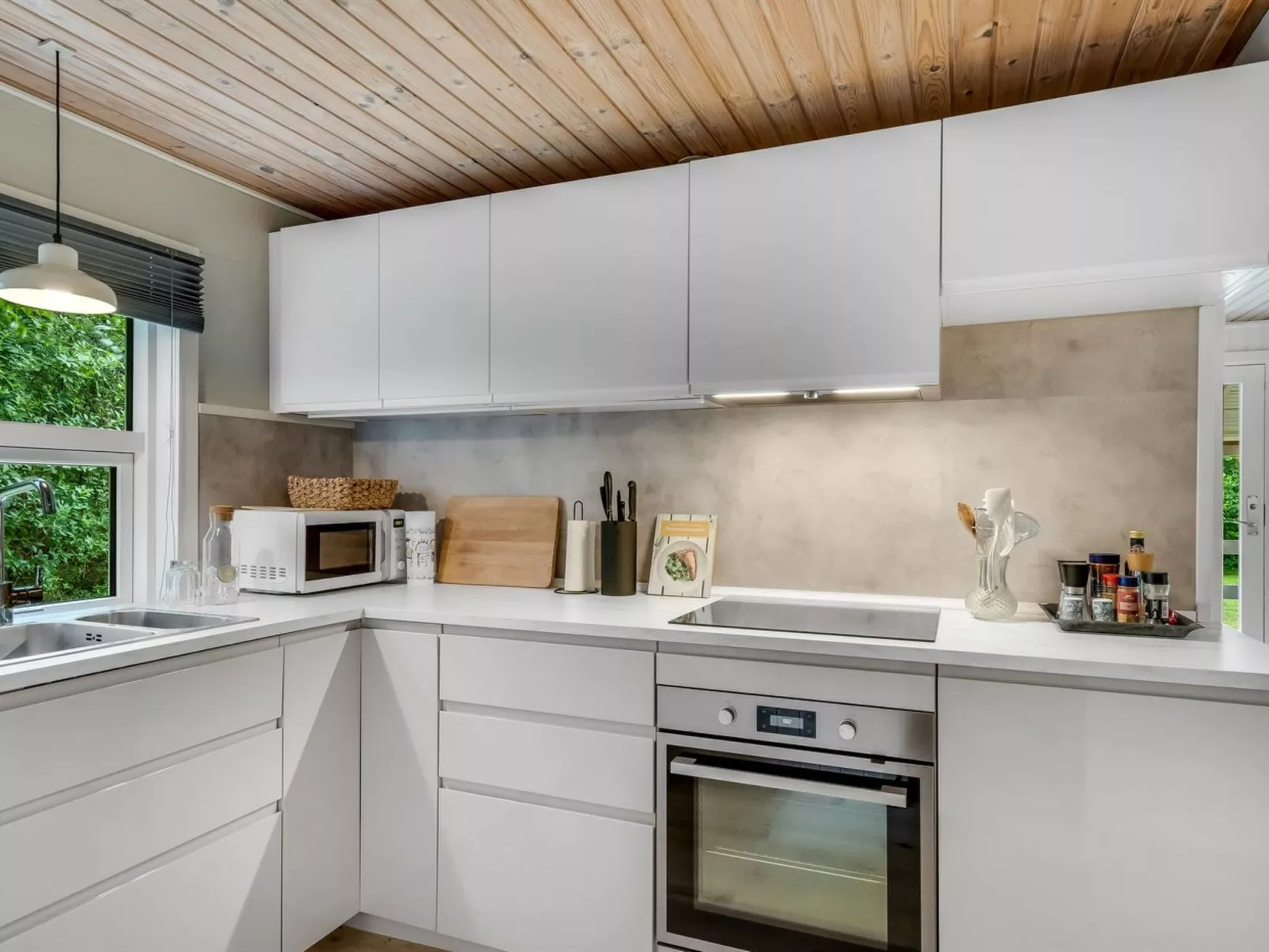 "Fergie" - 400m from the sea-Binnen