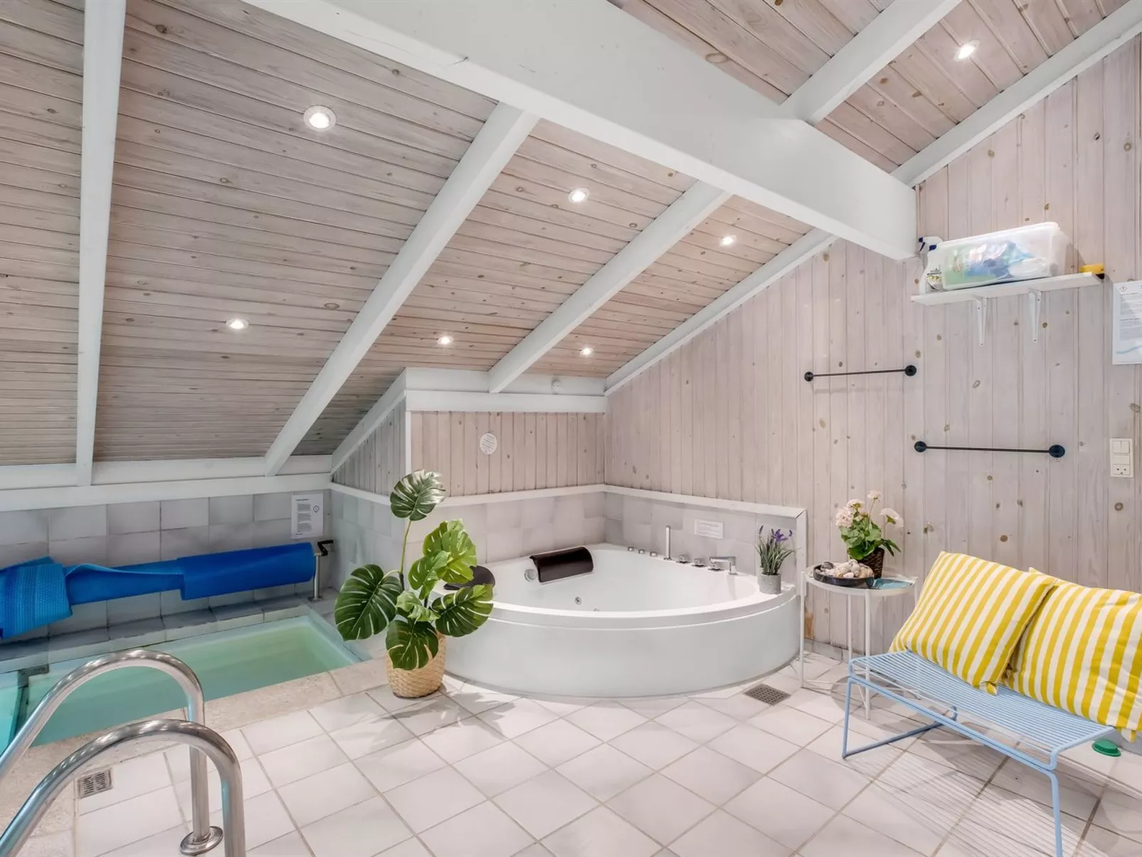 "Lovis" - 600m from the sea-Binnen