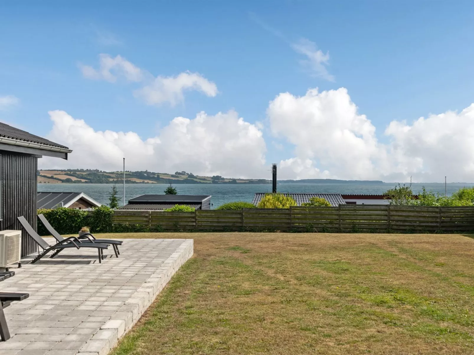 "Beowulf" - 200m from the sea-Buiten