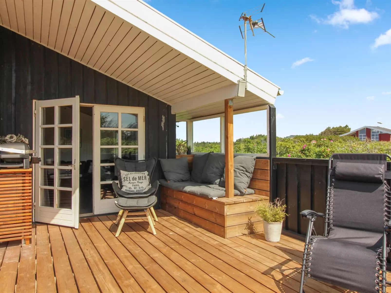 "Myriam" - 200m from the sea-Buiten