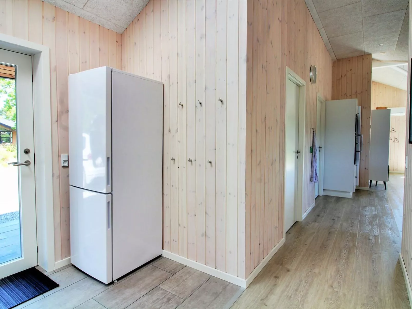 "Tahvo" - 3.3km from the sea-Binnen