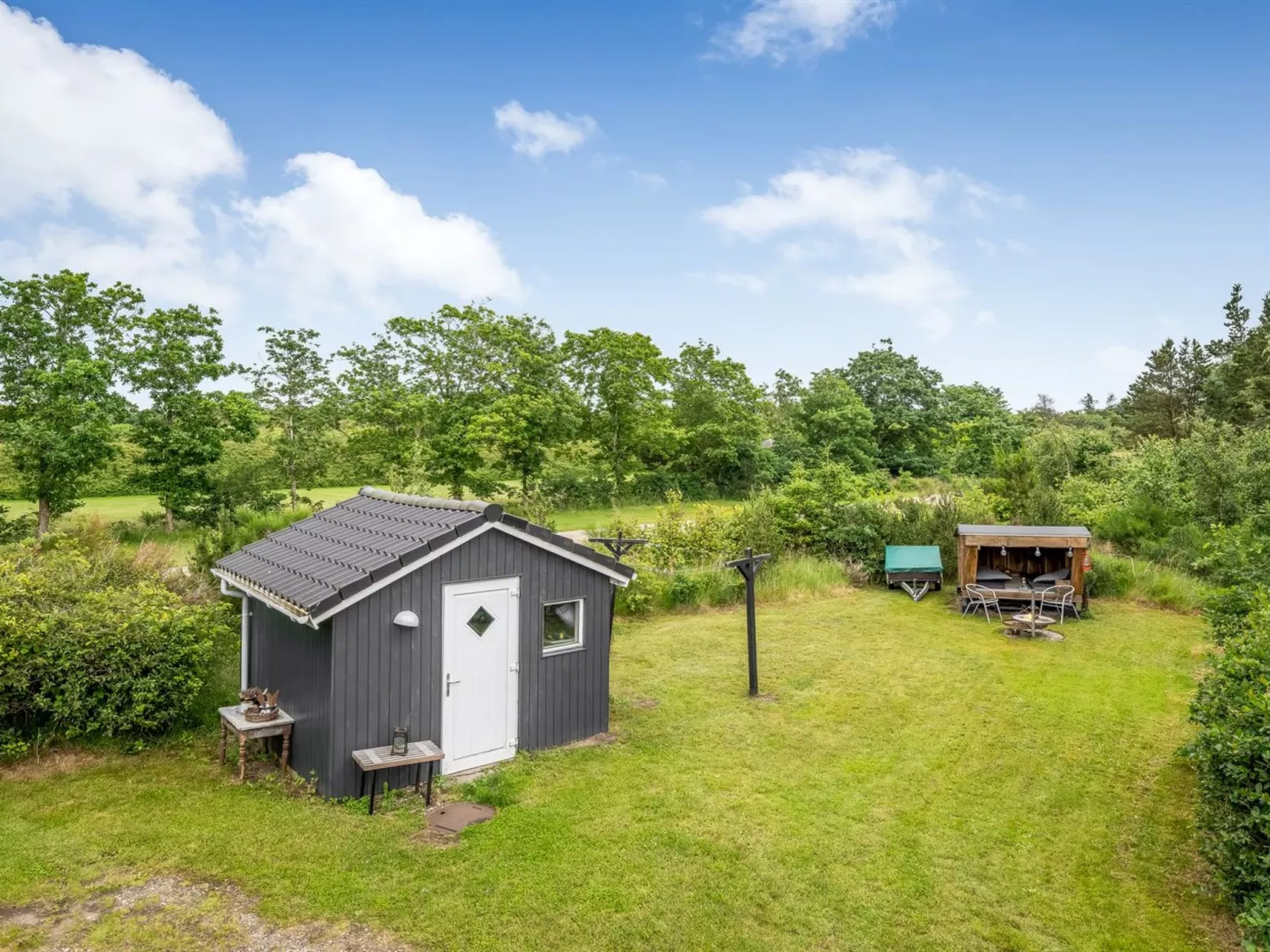"Valentin" - 400m to the fjord-Buiten