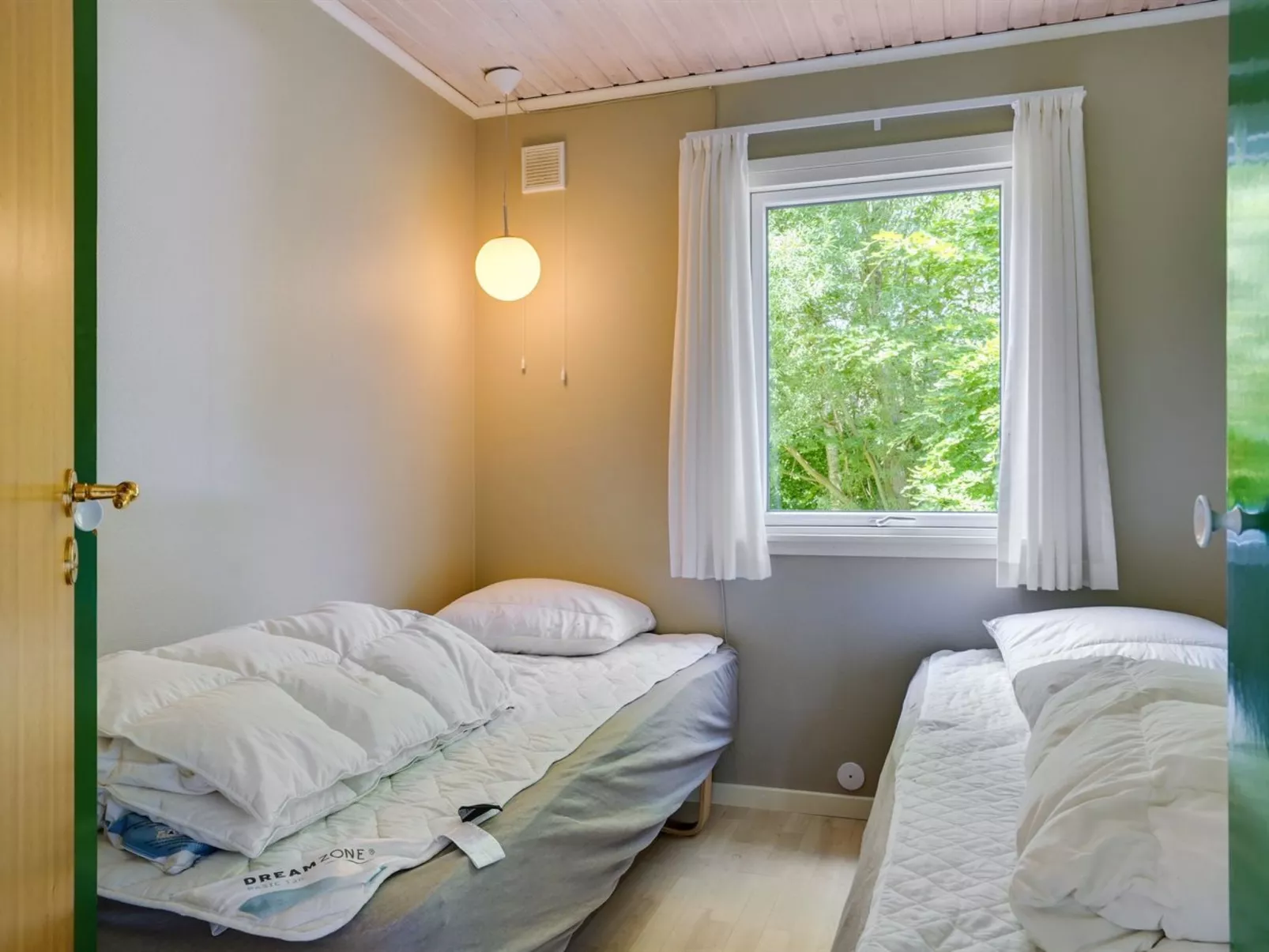 "Nannah" - 250m from the sea-Binnen