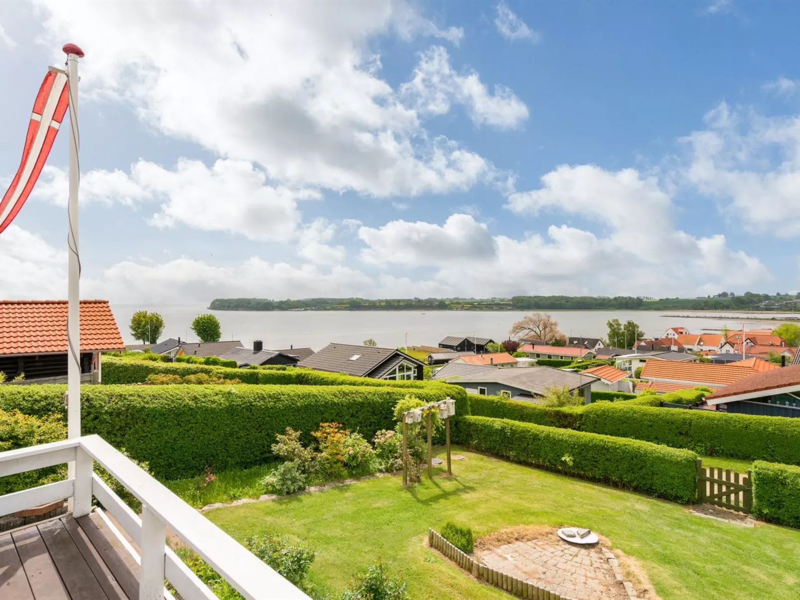 "Heimeram" - 150m from the sea-Buiten