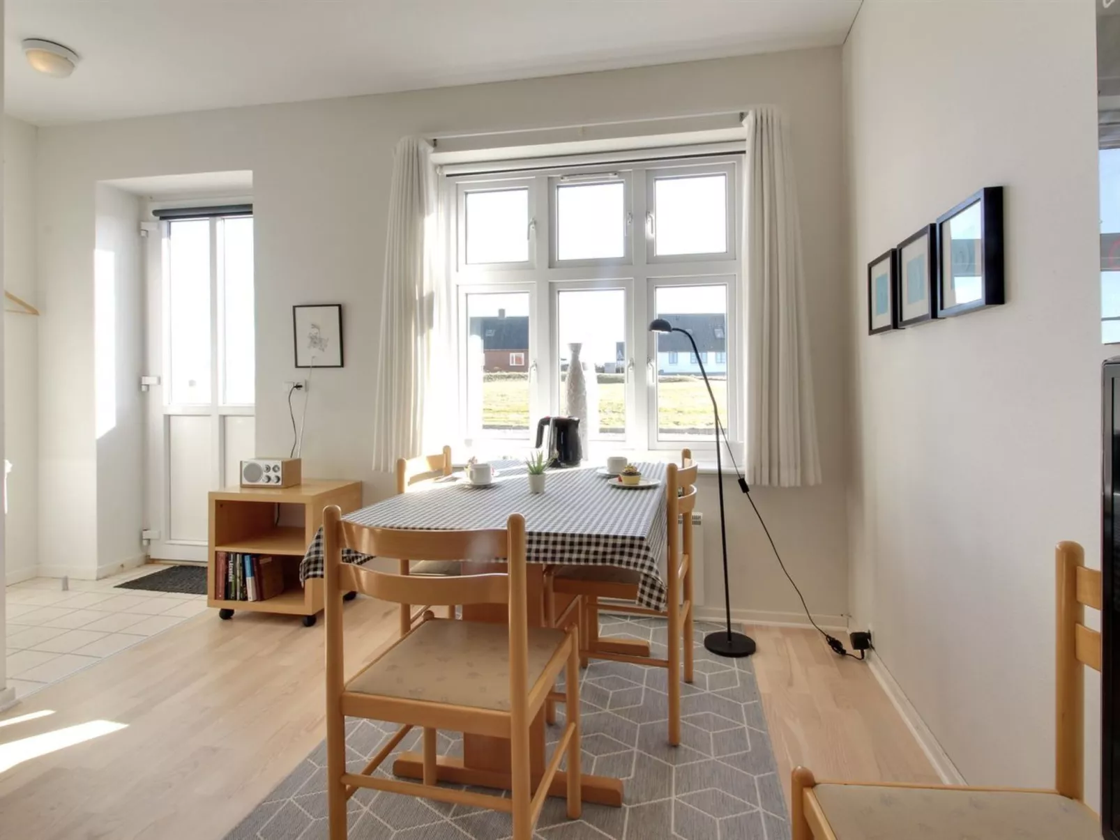 "Ena" - 75m from the sea-Binnen