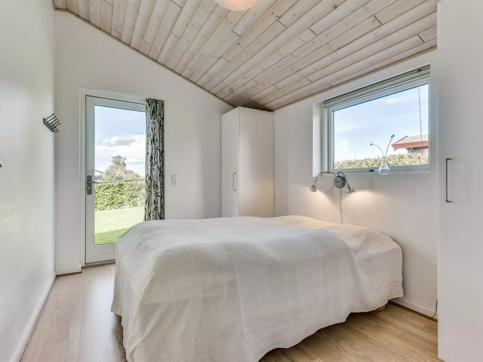 "Sylvelin" - 400m to the fjord-Binnen