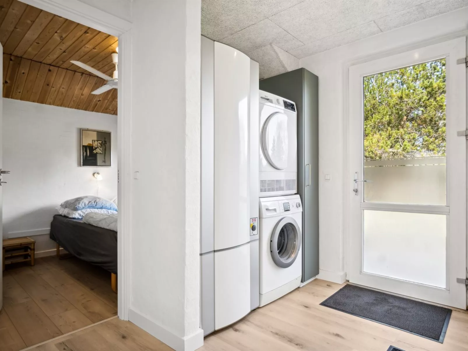 "Botulf" - 3.8km from the sea-Binnen